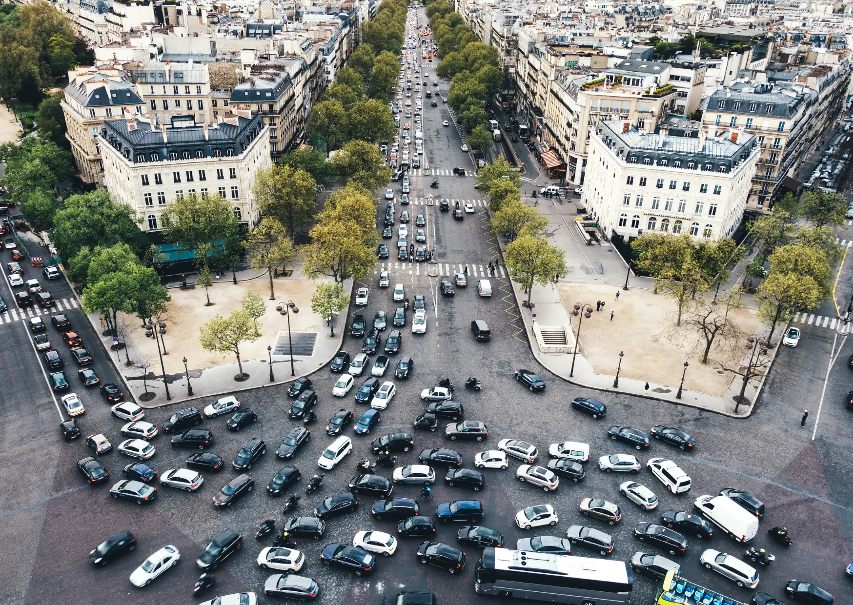ZFE Grand Paris : ce qui change en 2026 (ce que vous risquez vraiment) 1 zfe grand paris circulation