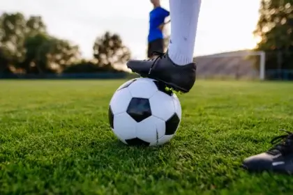 Terrain de foot à Paris : où jouer gratuitement 11 terrain de foot à Paris